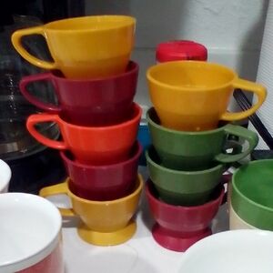 Solo Vibrant Mug Collection - Yellow, Red, Green